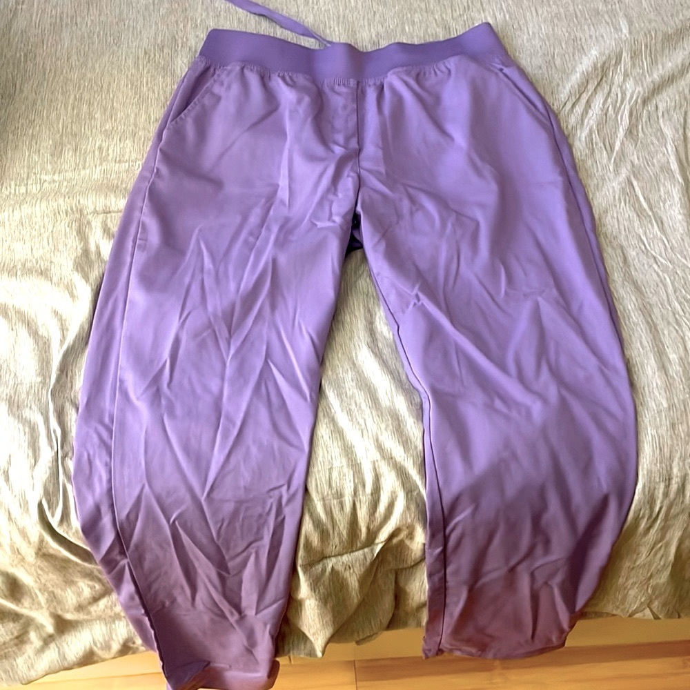 BRAND NEW Adar Scrub Pants-lavender